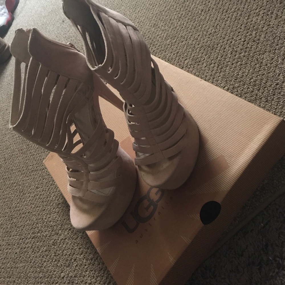 Heels - Picture 3 of 4