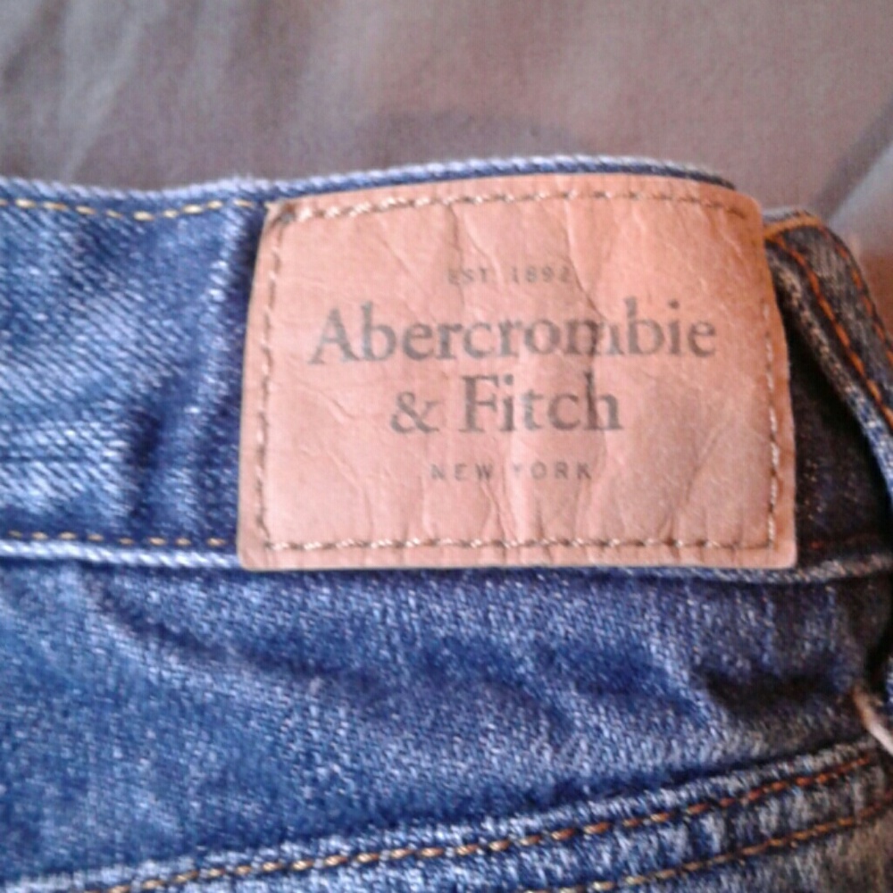 Shorts - Picture 3 of 4
