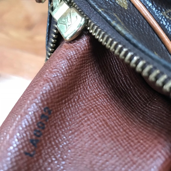 SOLD -Authentic Louis Vuitton - Picture 3 of 8