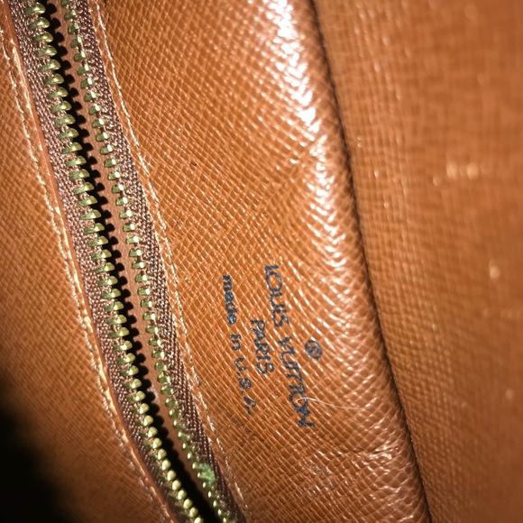 SOLD -Authentic Louis Vuitton - Picture 4 of 8