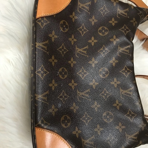SOLD -Authentic Louis Vuitton - Picture 6 of 8