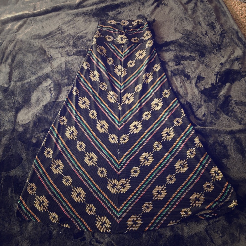 Charcoal gray skirt w/ free gift