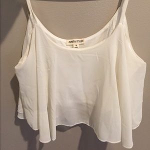 WHITE CROP TOP