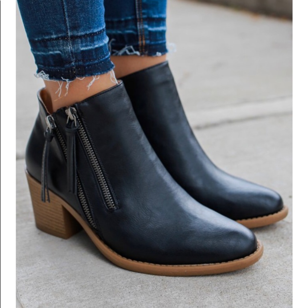 Double outside zipper almond toe bootie - Picture 5 of 6