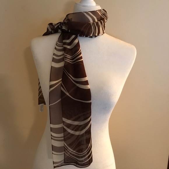 Pretty Brown Patterned Scarf - Picture 2 of 4