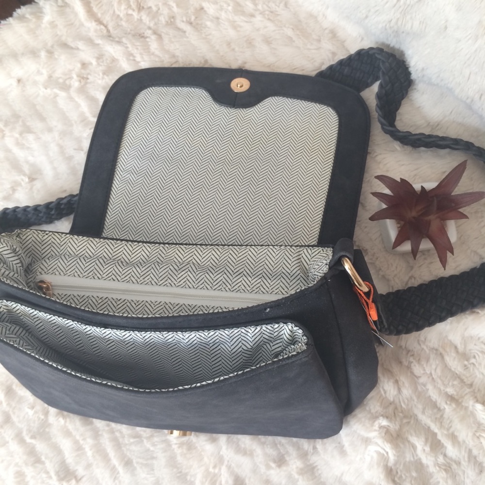 Kourtney Messenger Bag - Picture 5 of 6
