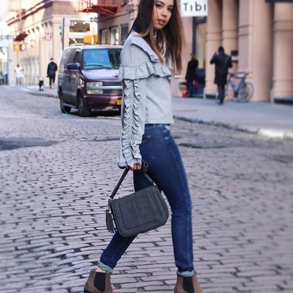 Kourtney Messenger Bag - Picture 4 of 6