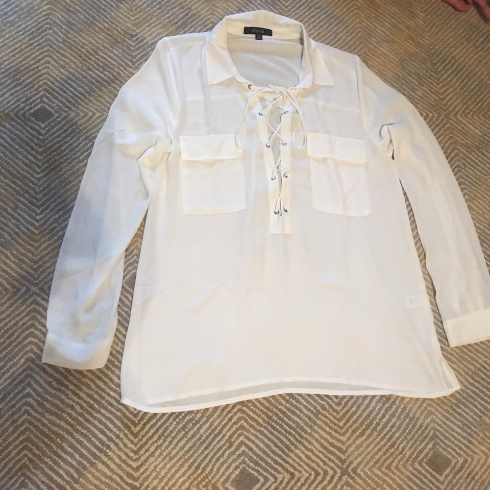White long sleeve blouse