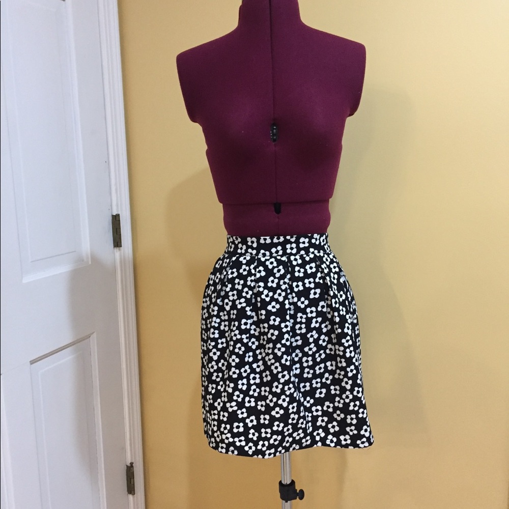 Floral Skirt 🌼 - Picture 1 of 2