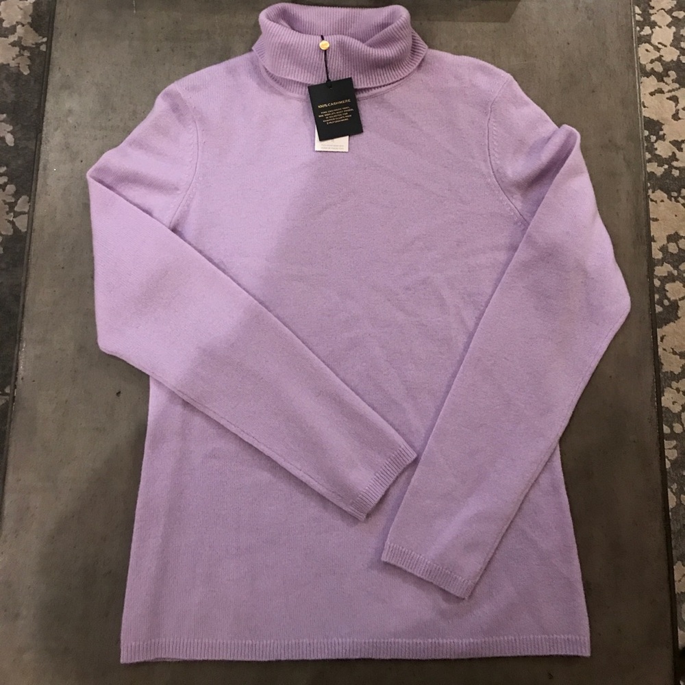 Beautiful brand new with tags cashmere turtleneck