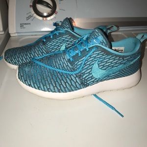 Women’s Nike roshe