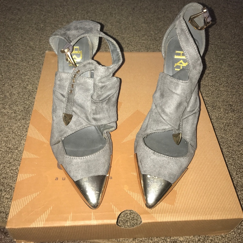 Heels - Picture 3 of 4