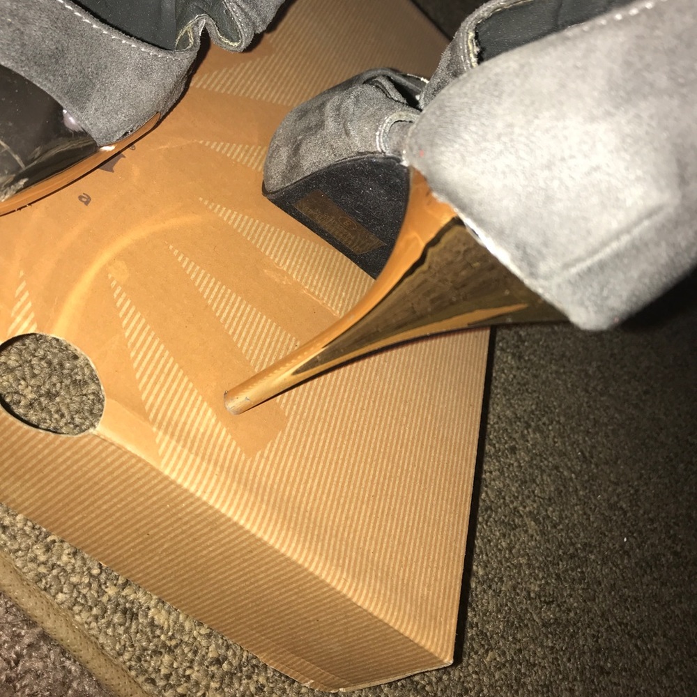 Heels - Picture 4 of 4