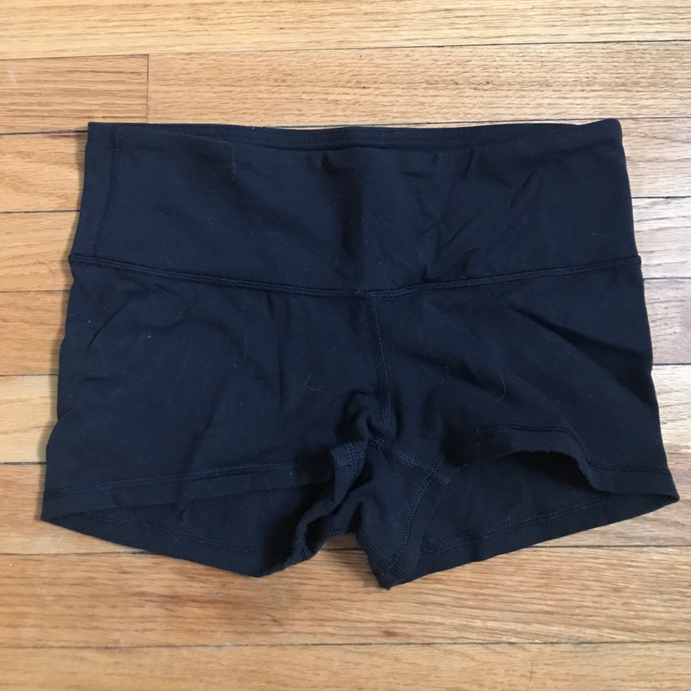 lululemon booty / wunder shorts, size 6