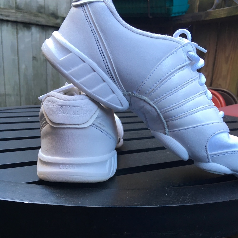 Women’s Bloch dance sneakers