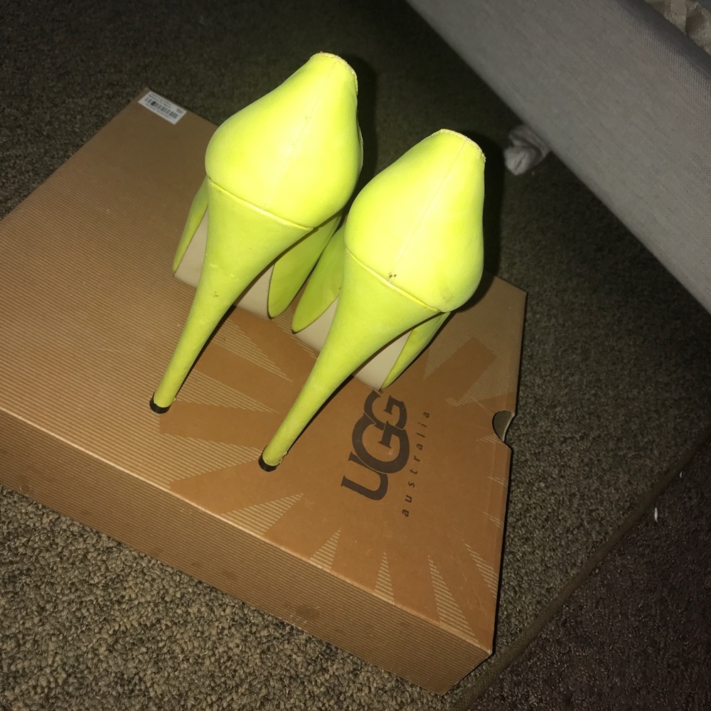 Heels - Picture 4 of 4