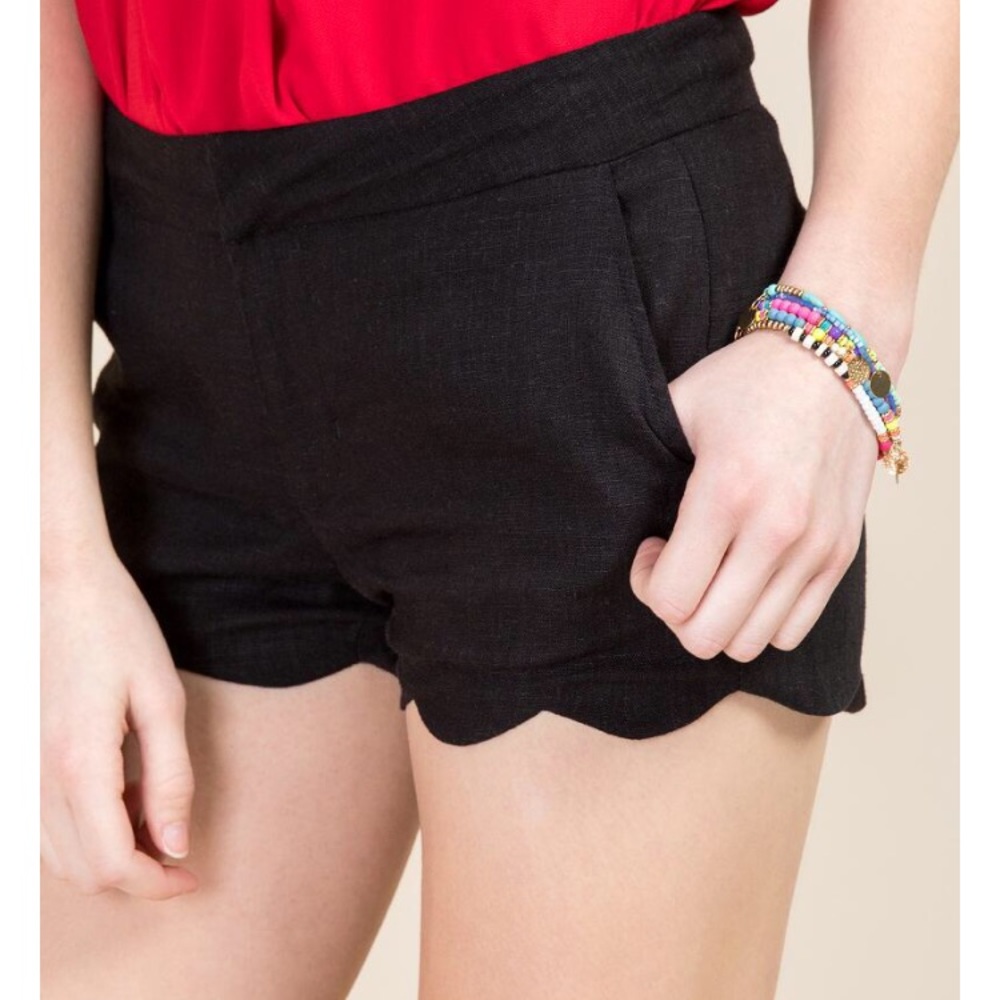 Scalloped Linen Shorts