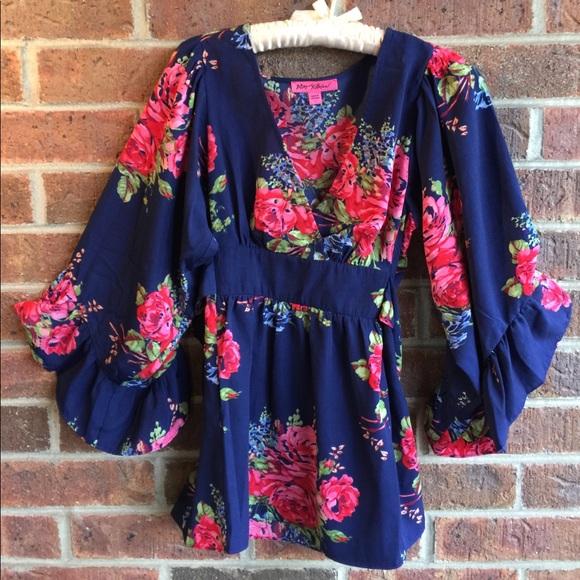 Betsey Johnson Tops - Betsy Johnson floral print tie back tunic size S