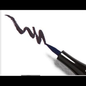 Younique Liquid eyeliner in Perfect (black)