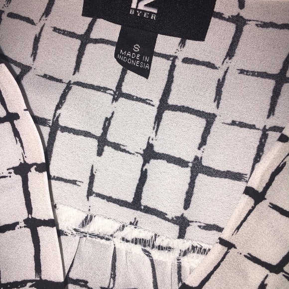 Top - Picture 4 of 5