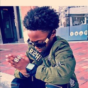 Meet your Posher, Kenneth