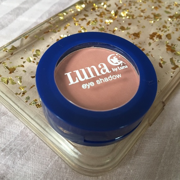 Luna Baked Eyeshadow, Nude Pink Tint,   “Jace” - Picture 4 of 8