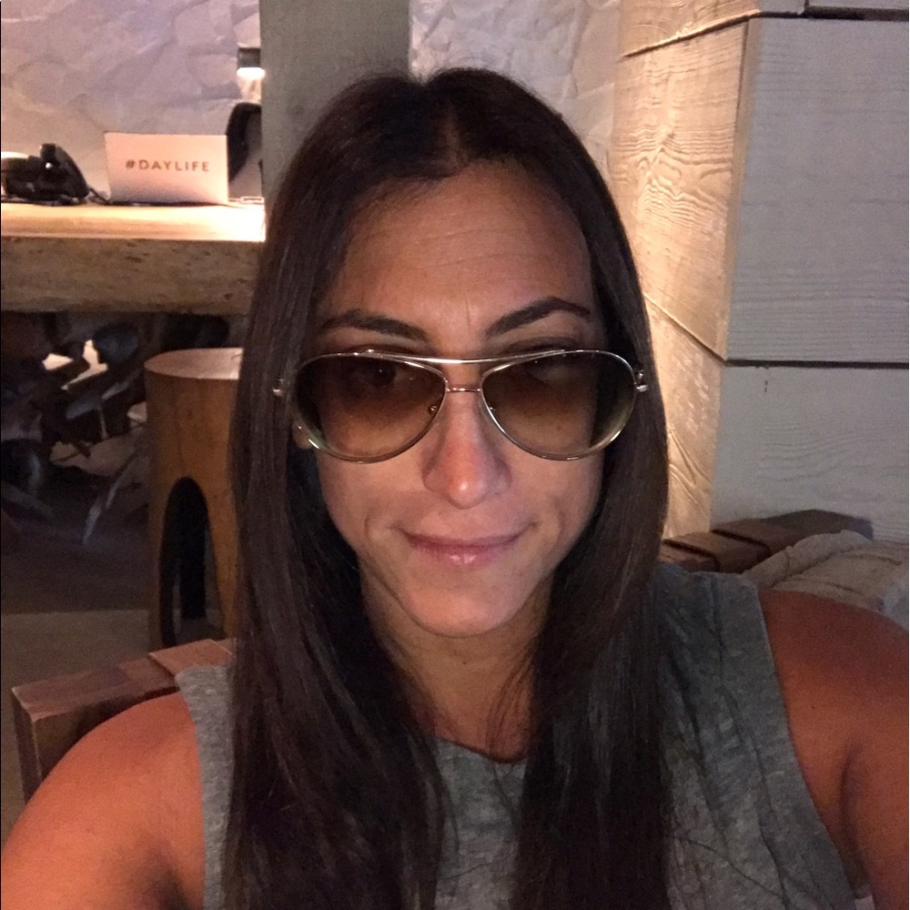 Meet your Posher, Suzanne