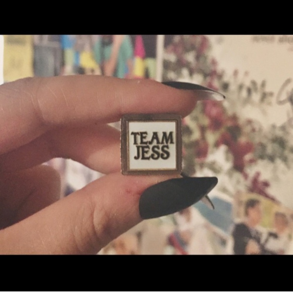“Gilmore Girls” ‘Team Jess’ Magnet Pins 💚
