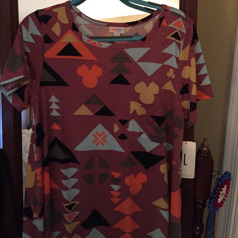 NWT DISNEY LulaRoe Carly!