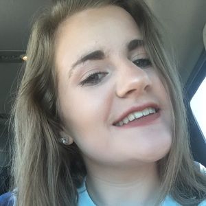 Meet your Posher, Maegan