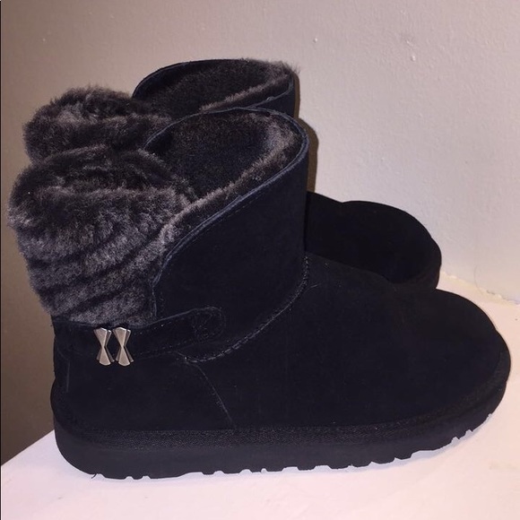 UGG Shoes - New Black uggs, size 4.5