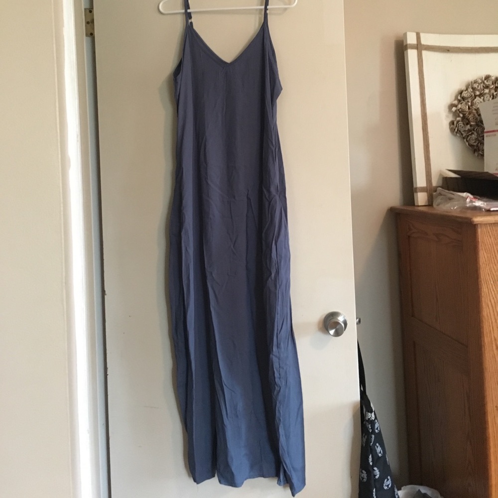 Maxi dress with pockets!!