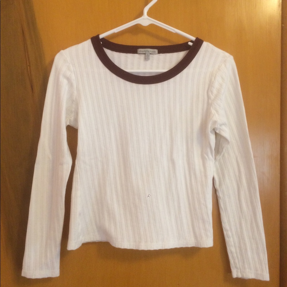 White LS Shirt w/ Maroon Collar | Charlotte Russe