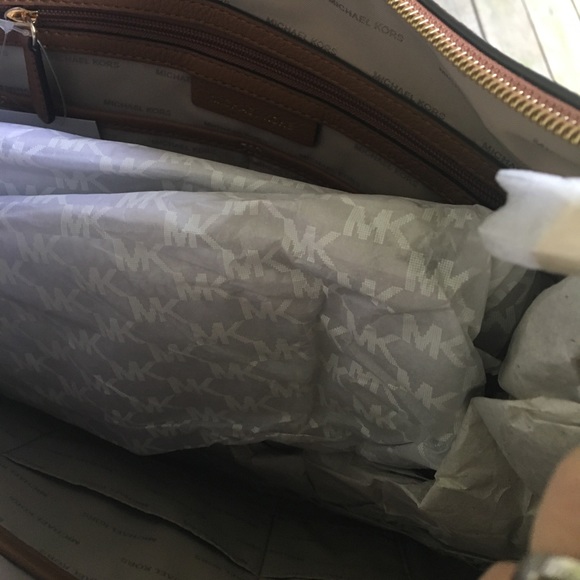 NWT Michael Kors Lydia Brown Hobo Bag - Picture 6 of 8