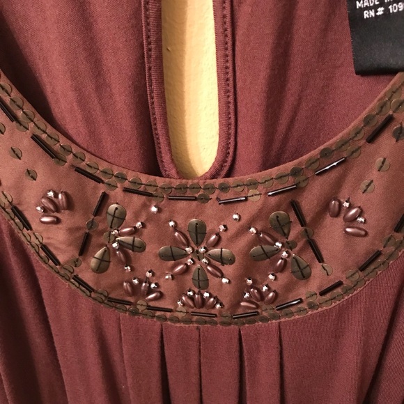 Gorgeous bead work on this Sleeveless Top - Picture 2 of 3