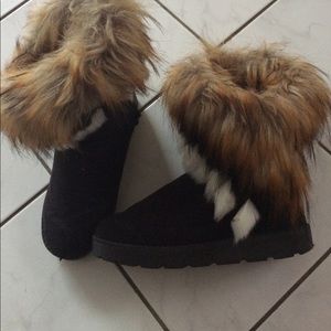 Fur boots