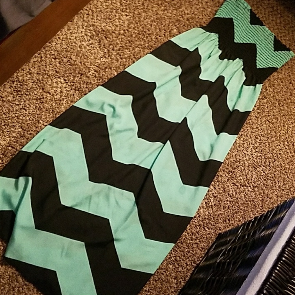 Black and seagreen stripped dress