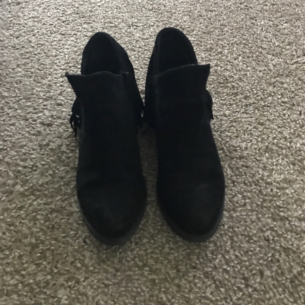Black fringe Not Rated booties