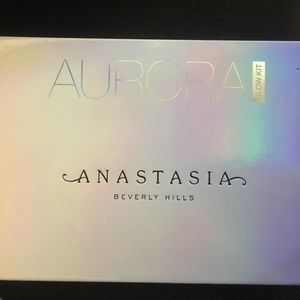 Anastasia Beverly Hills Aurora Glow Kit