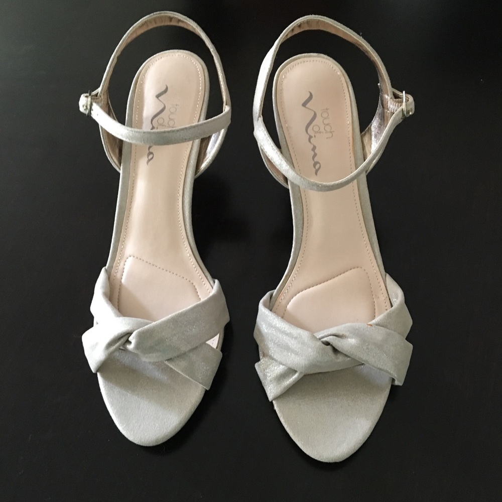 Nina Gold Special Occasion Shoes Size 9