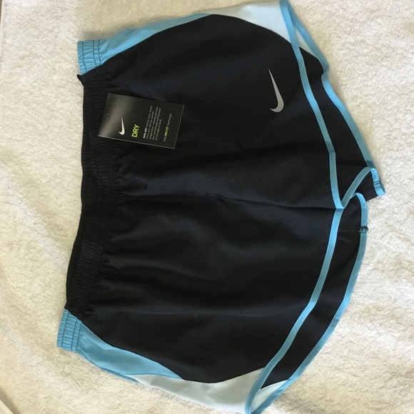 Women's Nike Dry Reflective Running Shorts - Picture 3 of 6