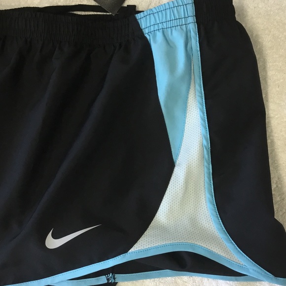 Women's Nike Dry Reflective Running Shorts - Picture 4 of 6