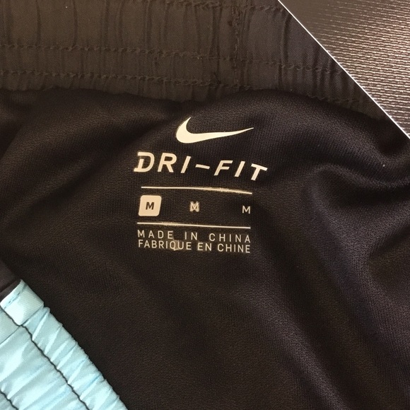 Women's Nike Dry Reflective Running Shorts - Picture 5 of 6