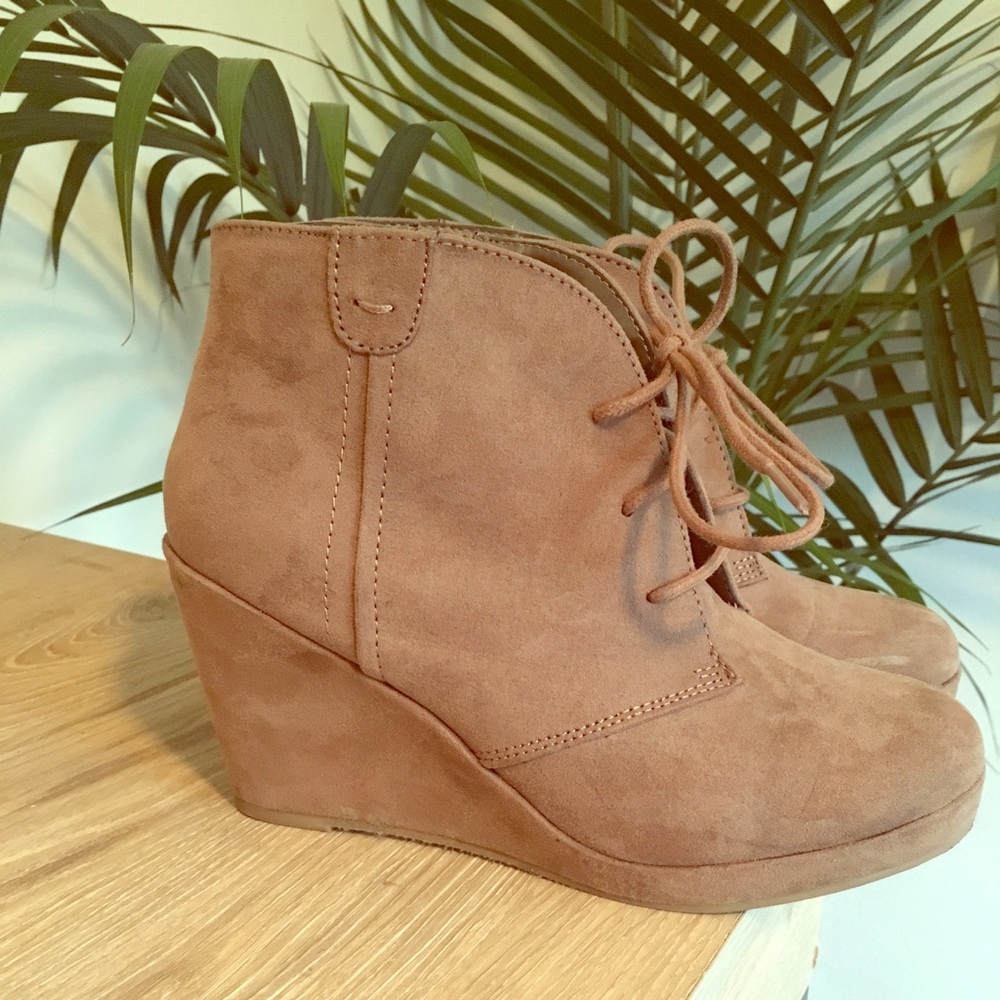 Almost new Merona Wedge Booties