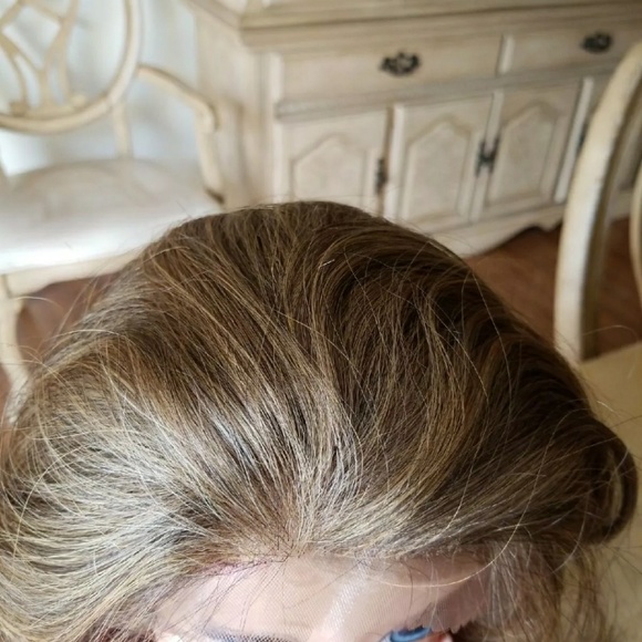 Beautiful Ash Blondish LaceFront Wig 20-24 inches!
