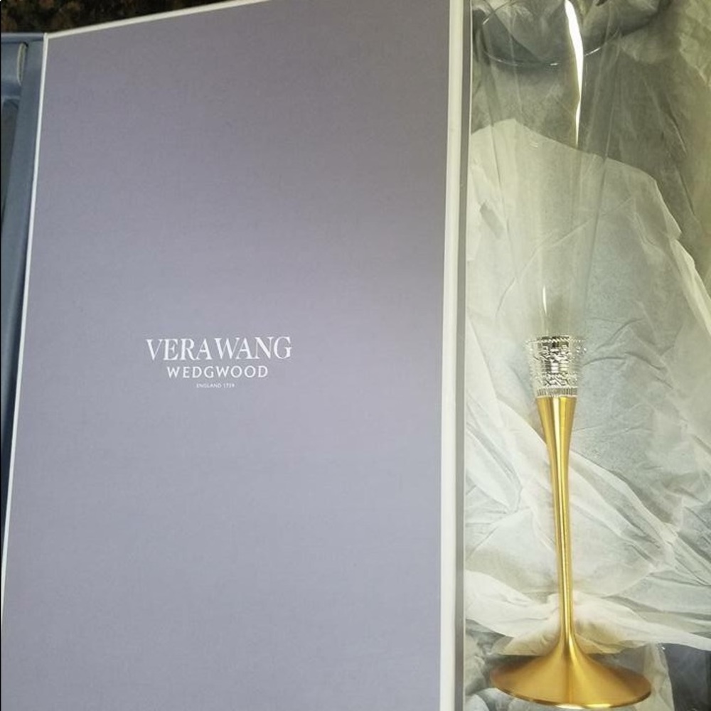 Vera Wang Toasting Flutes (NIB)