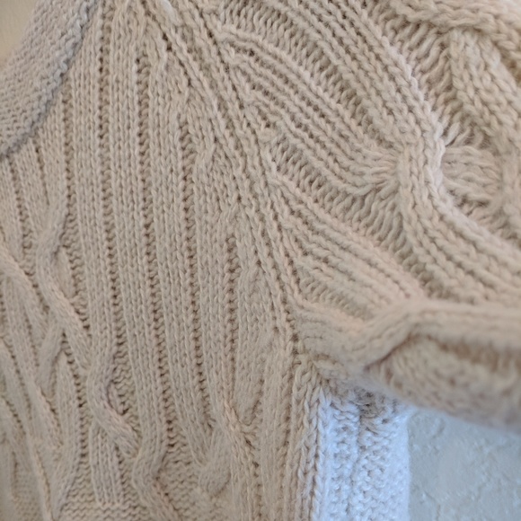 ⬇️💲wool blend cable knit sweater - Picture 2 of 6