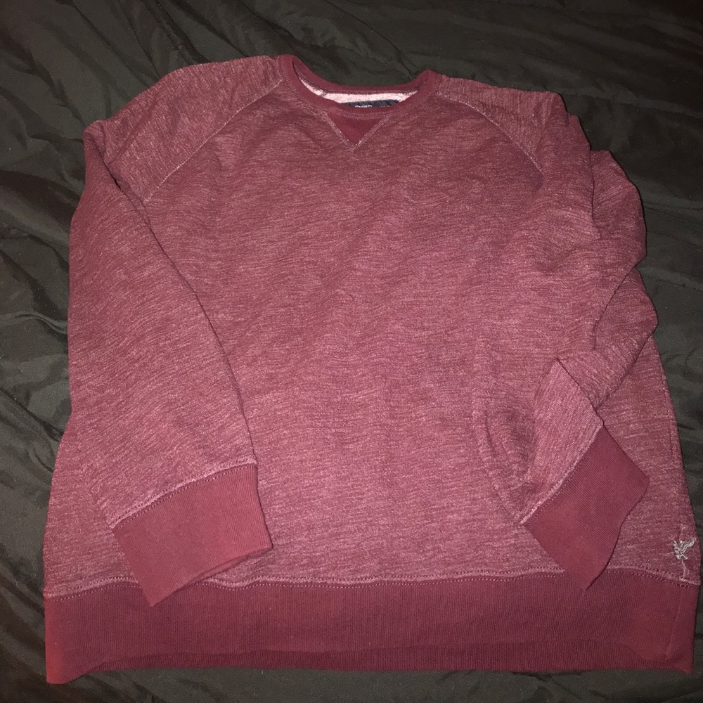 American Eagle maroon sweatshirt.
