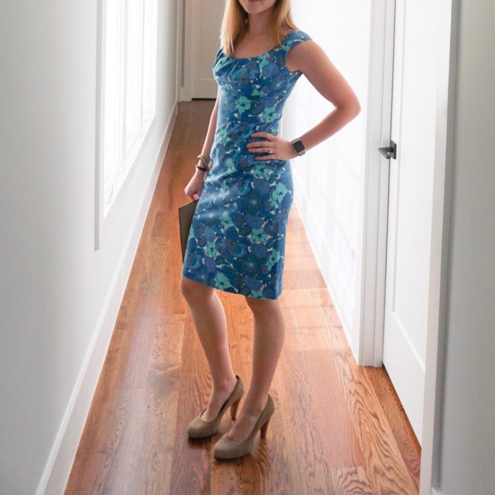 Maggy London Blue Floral Dress 💙🌷