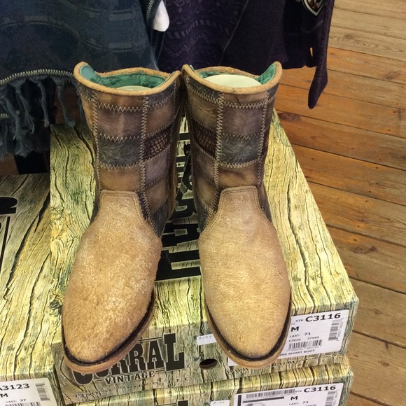 corral Shoes - Corral shortie boots